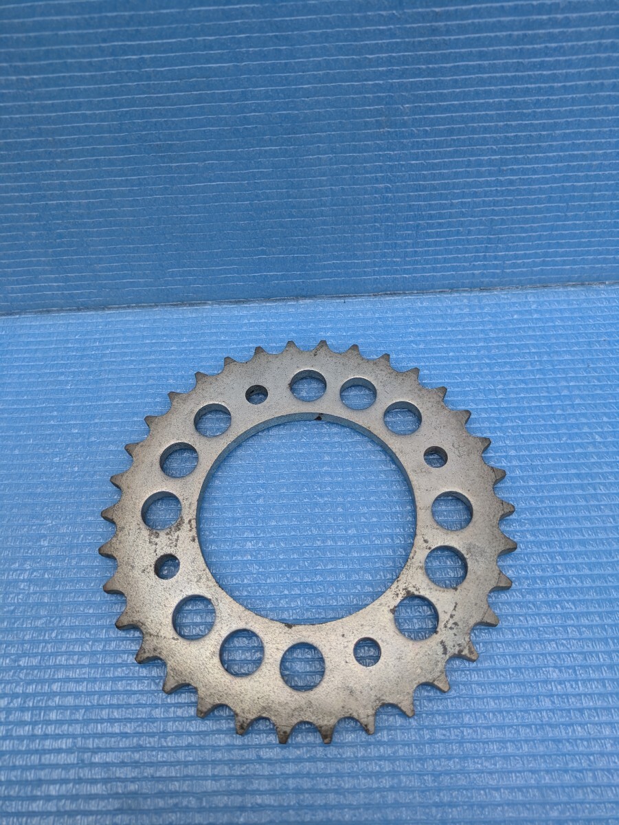 当時物 リアスプロケット 34T 検索)ホンダ ヤマハ スズキ カワサキ CB250 CB350 CB450 CL250 CL350 CL450 TX500 TX750 XS650 GS400 GS750拍卖