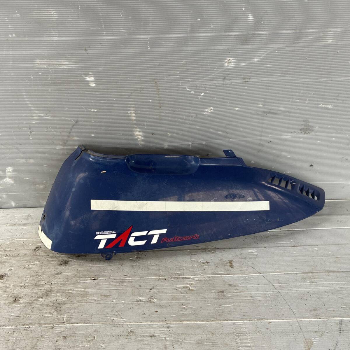 HONDA タクト50 AF16 ボディカバー 右 ホンダ拍卖