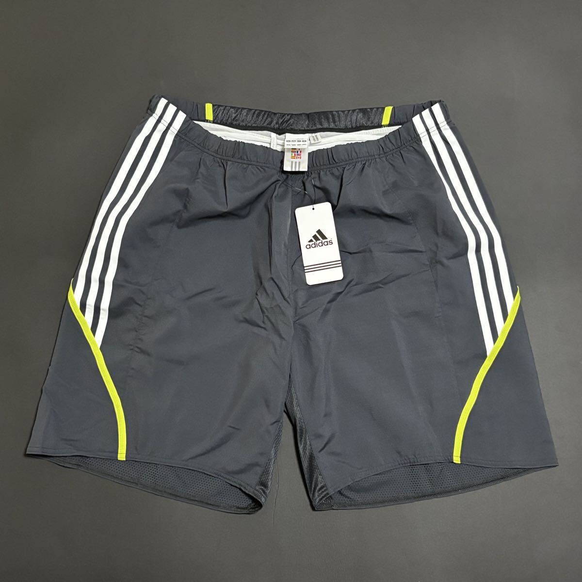 【新品タグ付き】adidas アディダス ショートパンツ ショーツ インナー付き スポーツ ストレッチ ドライ 速乾 吸汗 軽量 グレー メンズ 3XO拍卖