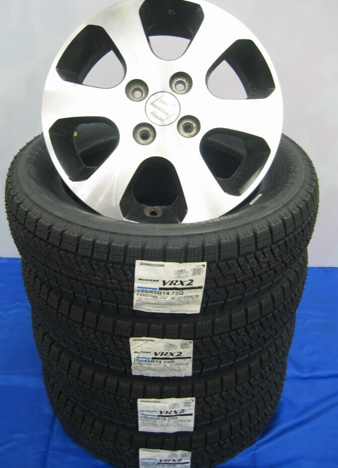 37777円即決 新品ブリヂストンVRX2 155/65R14 2024年製 スズキ純正アルミ バルブ新品 バランスも調整済み4本セット ワゴンRなど軽自動車に拍卖