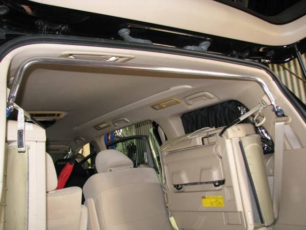 20系アルファード、ヴェルファイヤー用(天井に沿わすスクエアタイプ)リヤピラーバー TY1340-PIE-00 (新品箱入り、税込み)拍卖