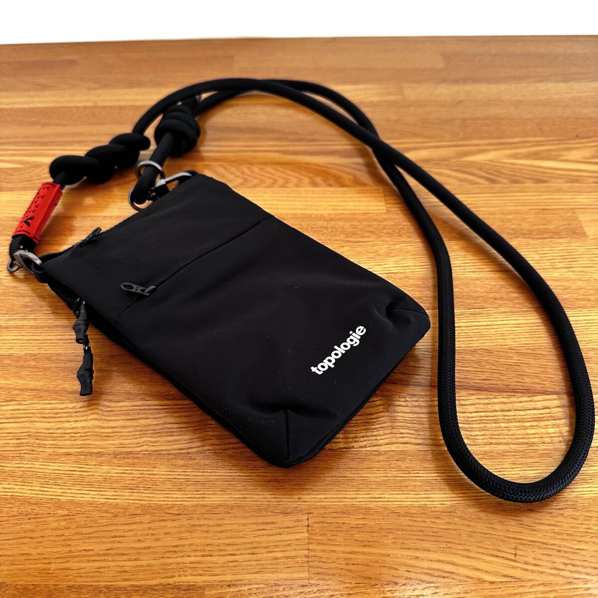 【未使用】Topologie Phone Sacoche フォンサコッシュ 本体とストラップセット 横浜ルミネ店購入拍卖