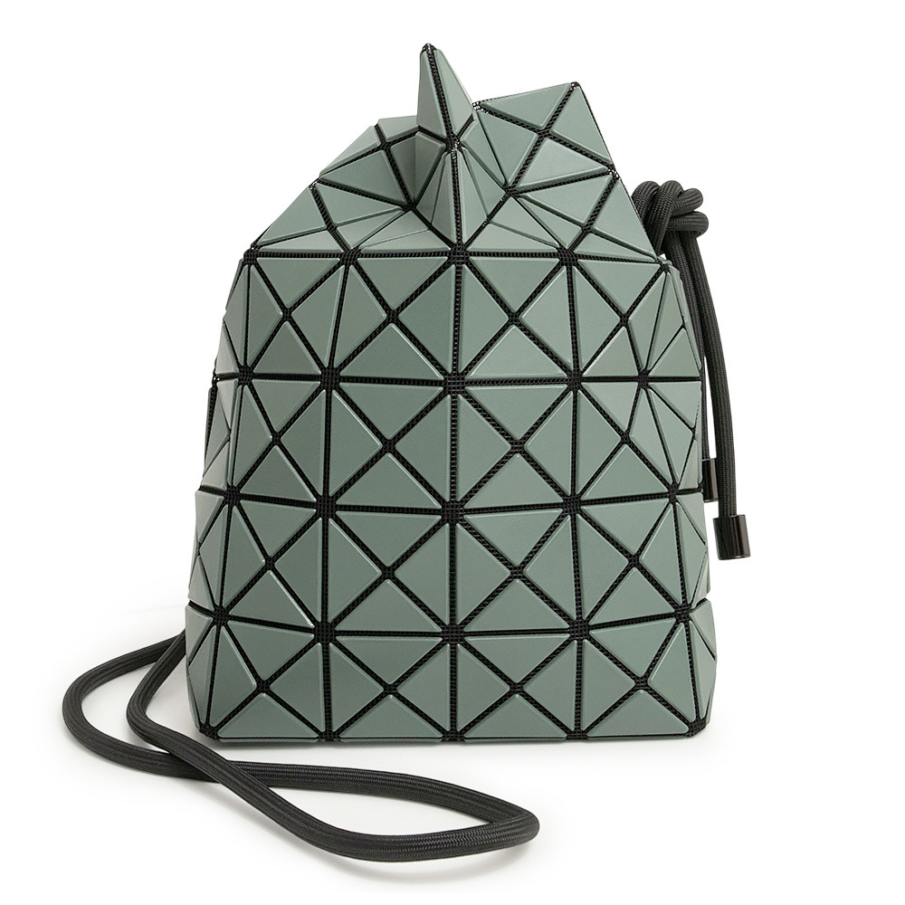 (未使用 展示品)イッセイミヤケ ISSEY MIYAKE バオバオ BAOBAO WRING MATTE ショルダーバッグ 斜め掛け PVC アッシュグリーン BB18AG561拍卖