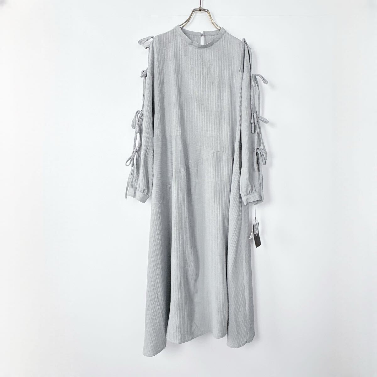 未使用 Kastane カスタネ 袖スリットワンピース リボン カットアウト ワンピース 0 サックスブルー ロング丈 肩あき 長袖 定価8690円拍卖