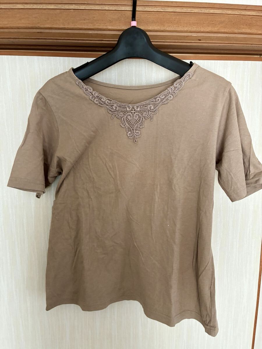美品胸元レースが素敵な半袖カットソーTシャツベージュブラウン系L♪綿コットン100%拍卖