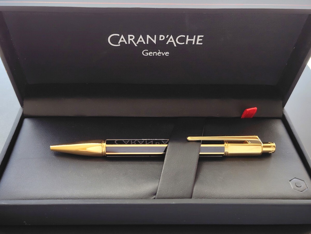 CARAND'ACHE バリアス チャイナブラックラッカー ゴールド ボールペン 1.0mm拍卖