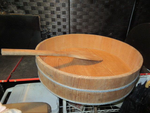 古い大きな日本製 寿司桶 外径 約55㎝ 大きなしゃもじ 長さ約54㎝5mm 2個セット拍卖