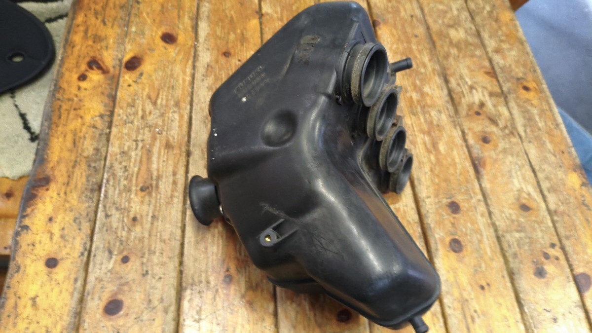 バンディット250 GJ74A 純正エアクリーナーボックス エアフィルターつき拍卖