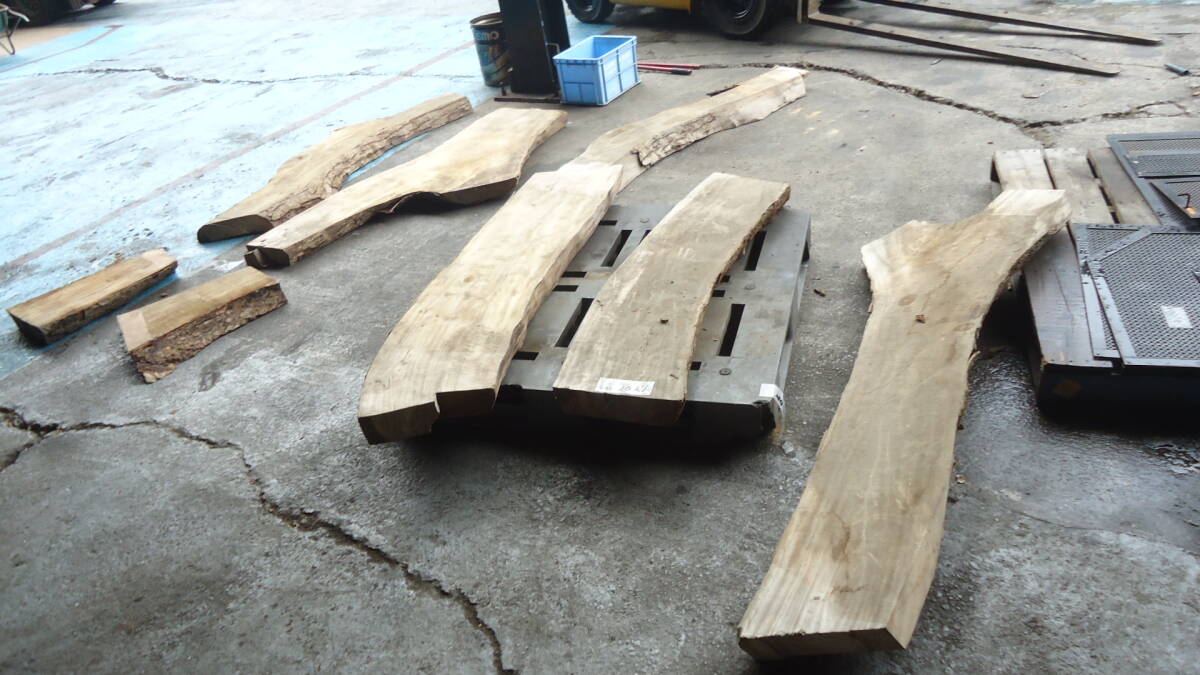 油谷 №2027 クス 楠 一枚板 8枚セット 工作 DIY 看板 板厚80㎜ 銘木 木材 木 棚板 飾り棚 彫刻 花台 天然木 レジンテーブル 腰掛 イス拍卖