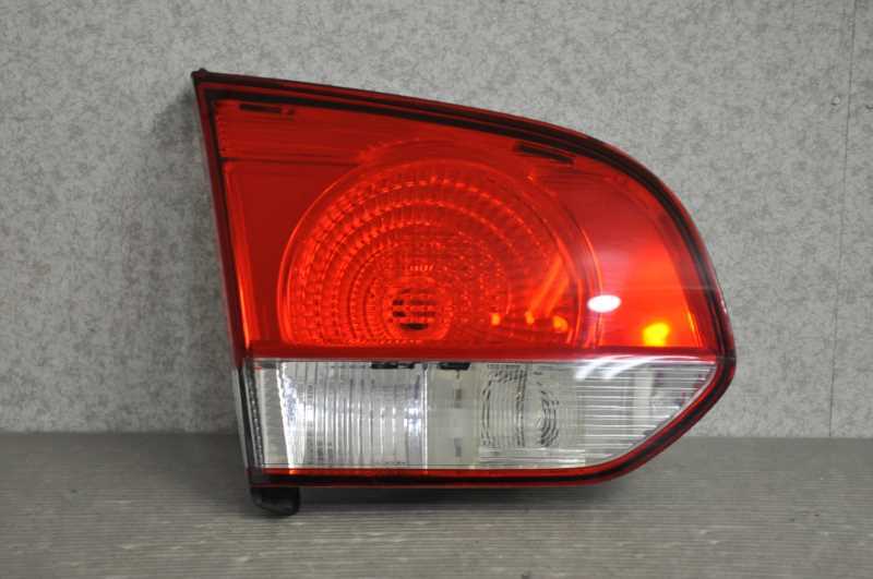 ゴルフ7 TSI トレンドライン 5G型 前期 右H (1KCBZ) 左 テール 内側 フィニッシャー 5K0 945 093 J s020448B拍卖