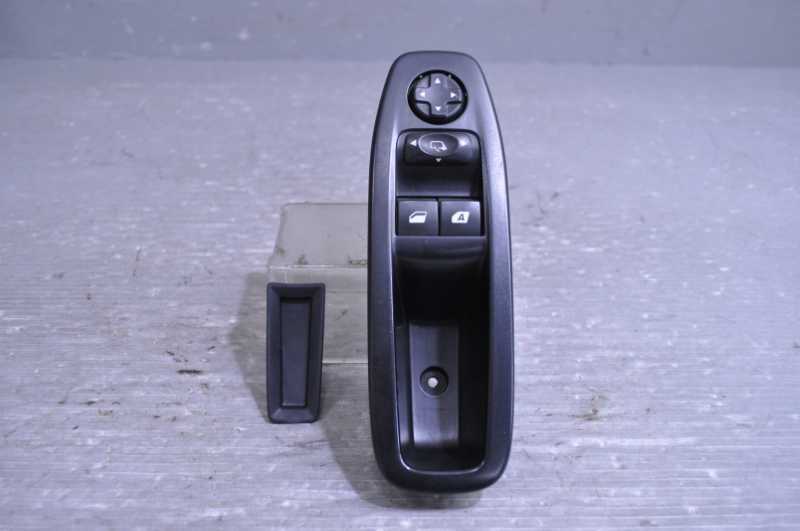 プジョー 208 前期(A9CHM01) 純正 Valeo 破損無 取付OK 動作保証 右 フロント パワーウィンドウスイッチ 96758206ZD k091542拍卖