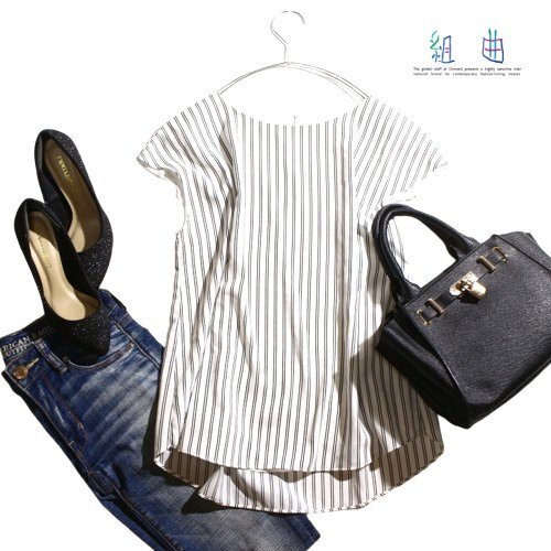 美品 組曲 クミキョク 株) オンワード樫山 夏 定番 ストライプ 柄 半袖 フレンチスリーブ ブラウス カットソー 9号 2 ホワイト 紺 ネイビー拍卖