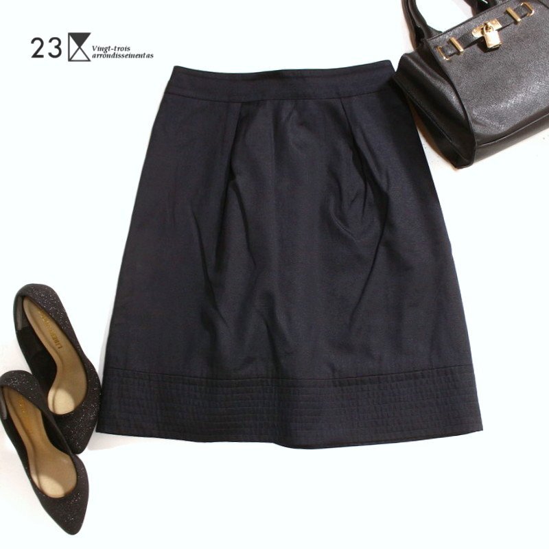 美品 23区 株) オンワード樫山 合物 ハリ 艶 ジャージ― タック フレアスカート 11号 40 ネイビー 紺 スカート 秋 春 オフィス 通勤 上品拍卖