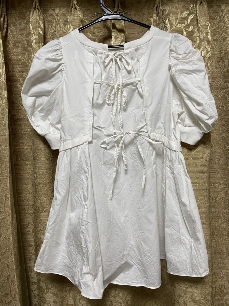 スナイデル パフスリーブバックリボンシャツ拍卖