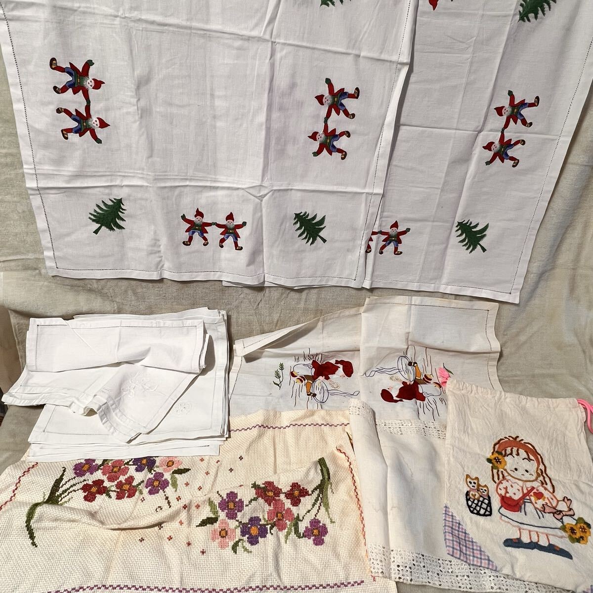 C2772 昭和レトロ 刺繍 ランチョンマット クロス 手刺繍 ヴィンテージ アンティーク ユーズド コレクション拍卖