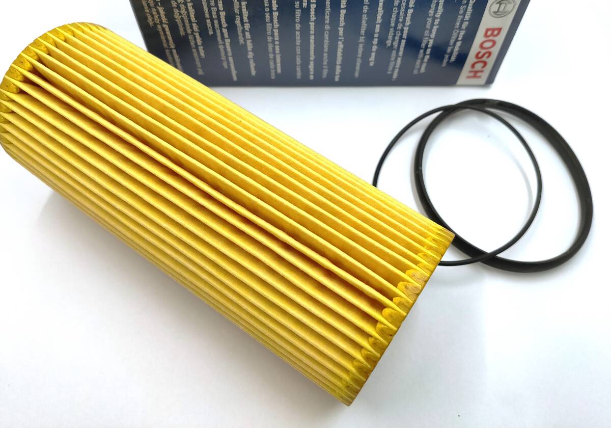 アウディ A4 A5 A6 A8 Q5 Q7・VW TOUAREG・PORSCHE CAYENNE PANAMERAエンジンオイルフィルターOリング付【ボッシュ製・1個・新品】拍卖
