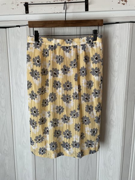 ◆TRE ANNI LA FESTA ラ・フェスタ 花柄の膝丈スカート◆z拍卖