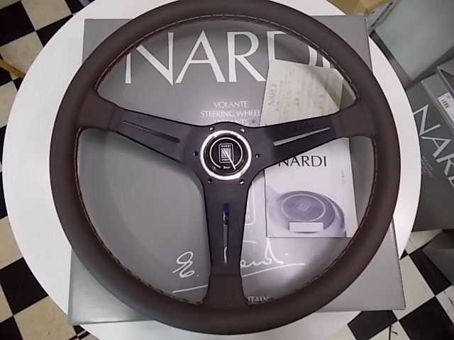 NARDI ナルディ クラシック N522 ブラウンスムーズブラウンステッチレザー&BKスポーク 380mm 限定品拍卖