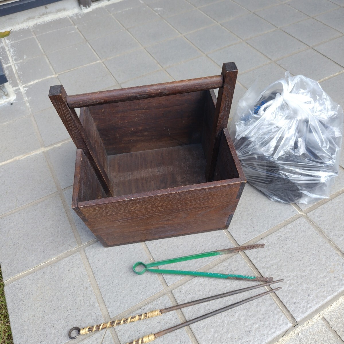 炭入れ箱 木製 火鉢道具 炭道具 アンティーク (中古)拍卖