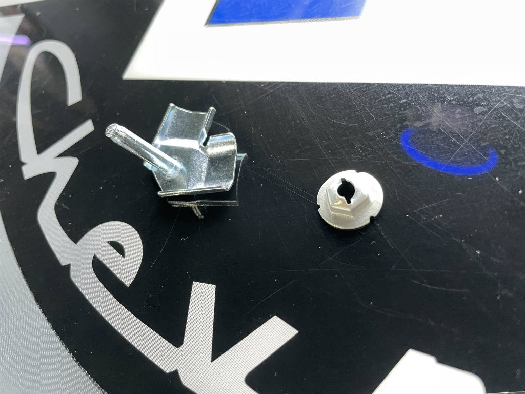 1961インパラ トランクモールセンタークリップ拍卖