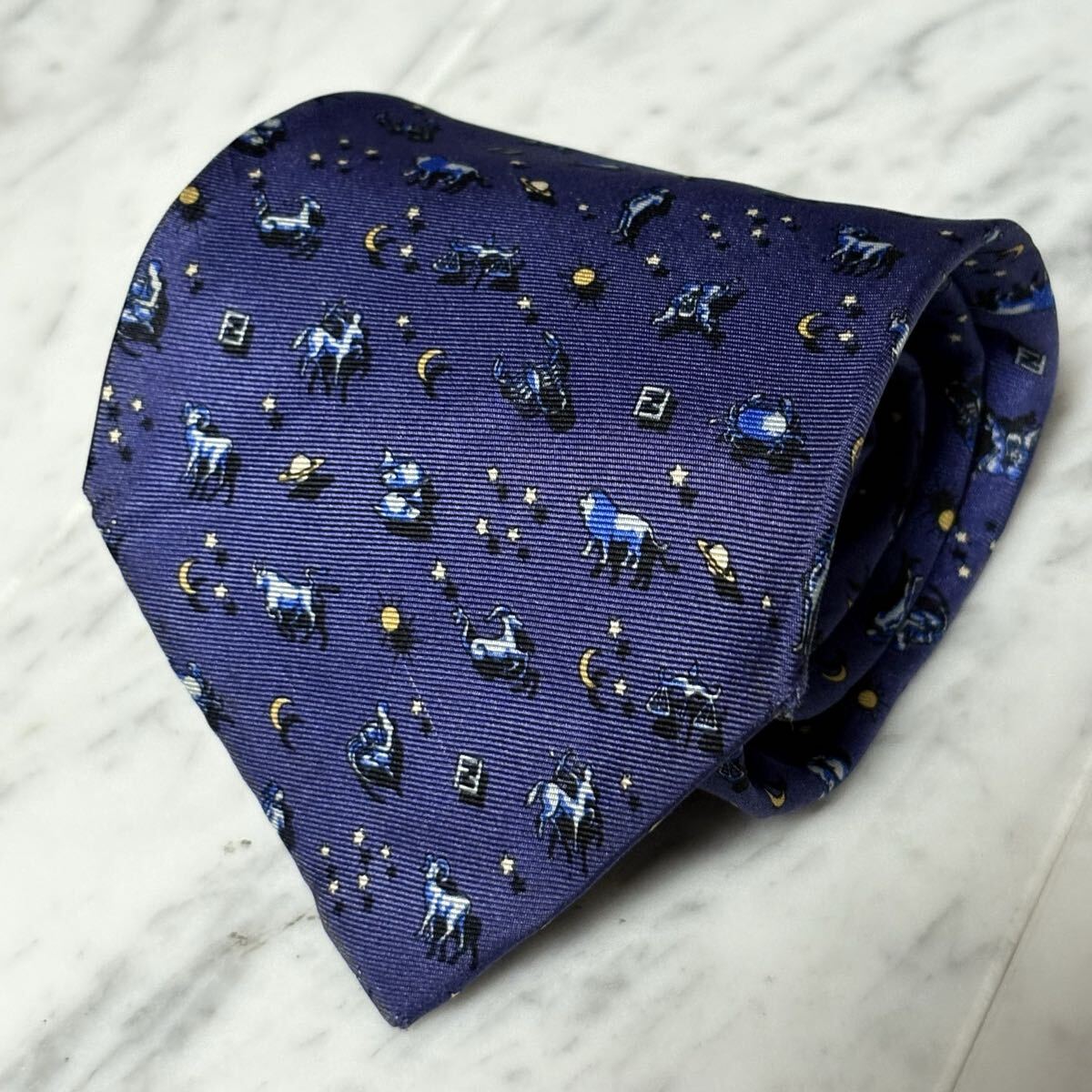 999円~ FENDI ネクタイ ネイビー ズッカ ロゴ 星柄 総柄 (B14)拍卖