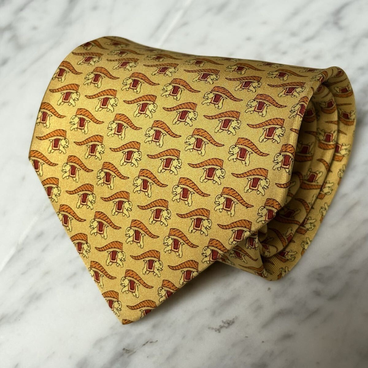 999円~ Ferragamo ネクタイ イエロー系 動物柄 パターン柄 (YW3)拍卖