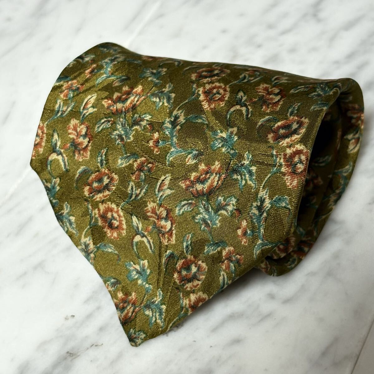 999円~ FENDI ネクタイ グリーン ボタニカル柄 (GREEN B4)拍卖