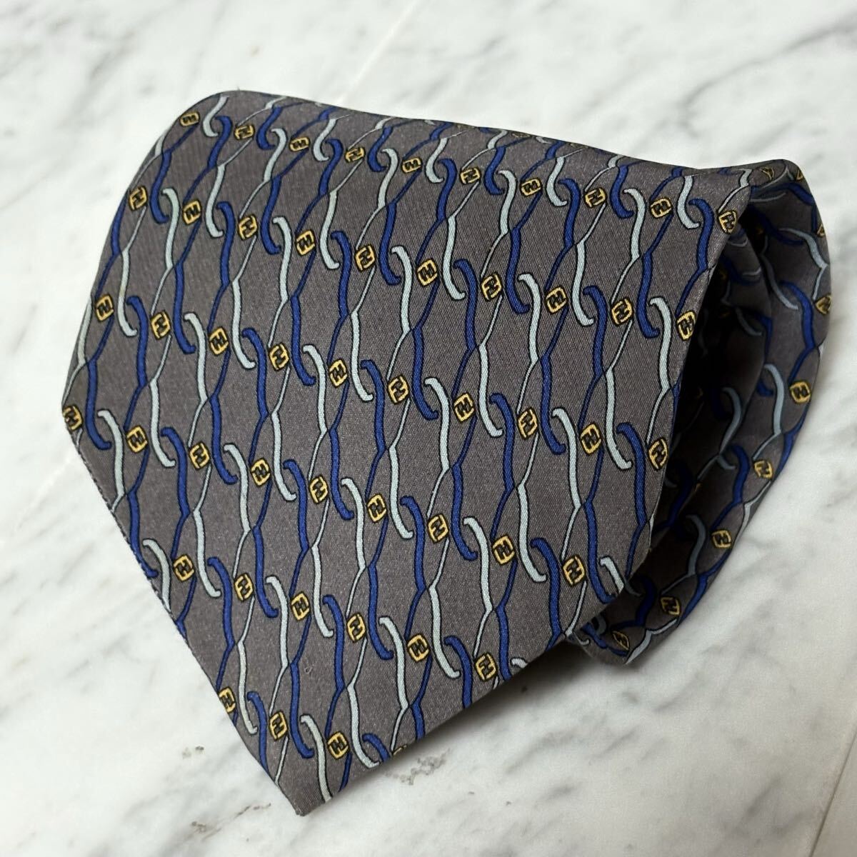 999円~ FENDI ネクタイ グレー パターン柄 ズッカ柄 (GB4)拍卖