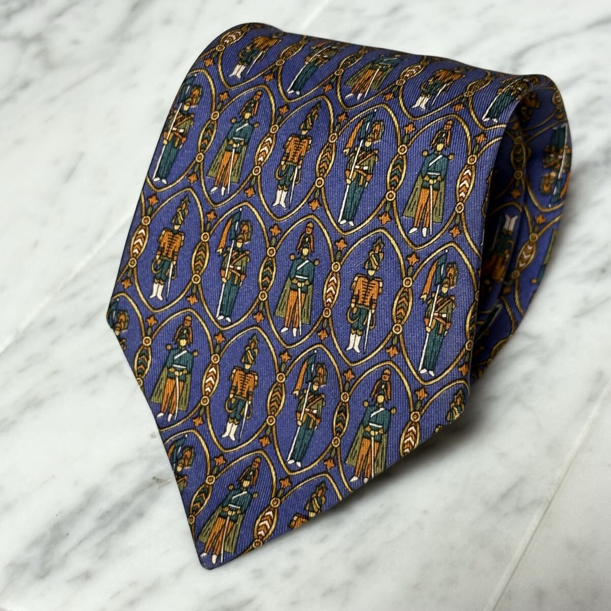 999円~ Ferragamo ネクタネイビー系 パターン柄 (B14)拍卖