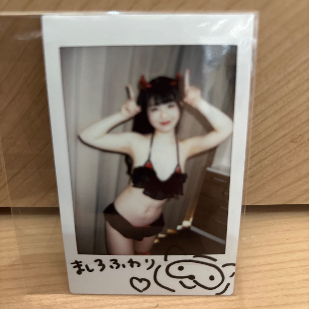 送料無料 真白ふわり 直筆サイン入りチェキ拍卖