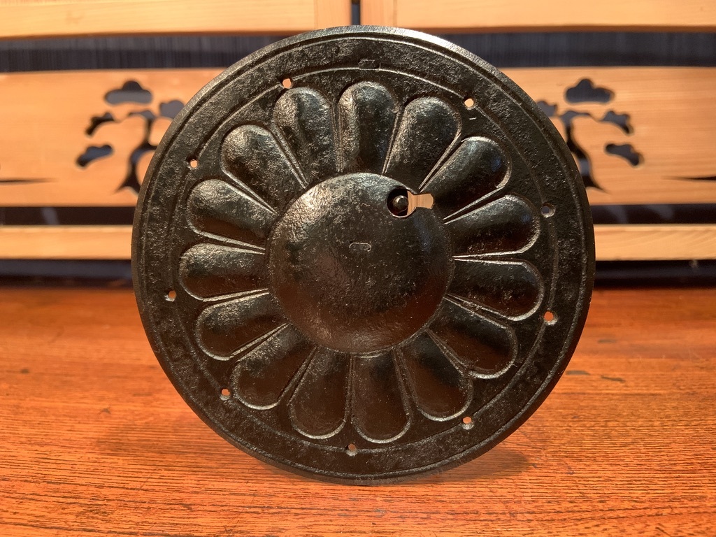 大正/仙台相馬浮彫丸菊紋重厚鍵金具/ 分銅鍵付き/宮城仙台箪笥/酒田/船箪笥 /時代和物拍卖