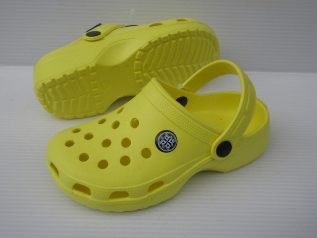 即決 22.0cm 水濡れOK BZ36601 イエロー 超軽量 つま先 カバー ガード 前かぶり サボ クロッグ モード 履き サンダル プール つっかけ拍卖