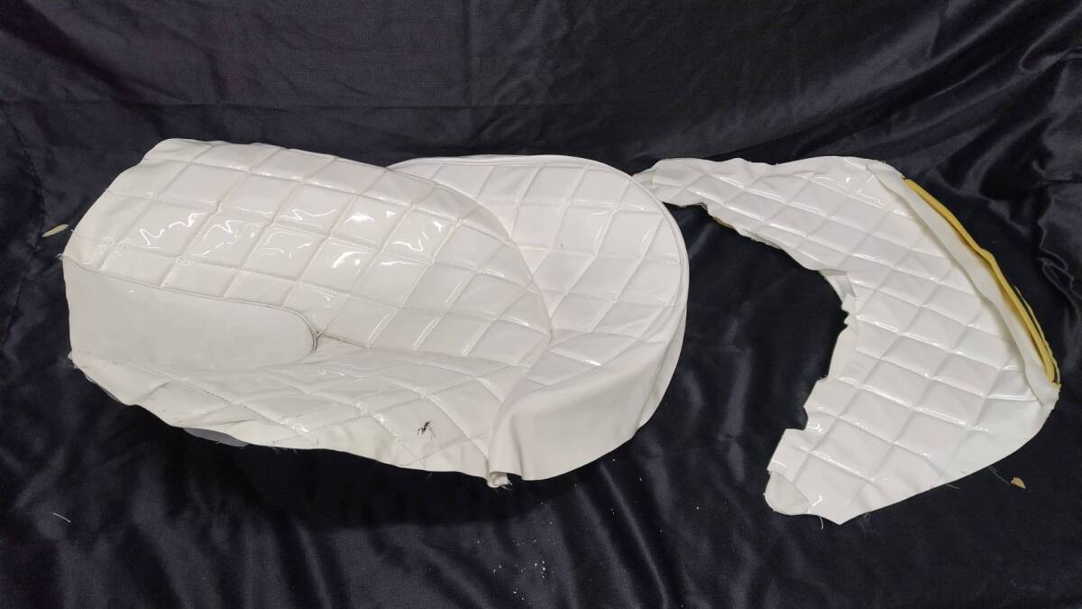 【管B04】ホンダ・フォルツァ・MF08・新品社外シート表皮・ エナメルホワイト 白拍卖