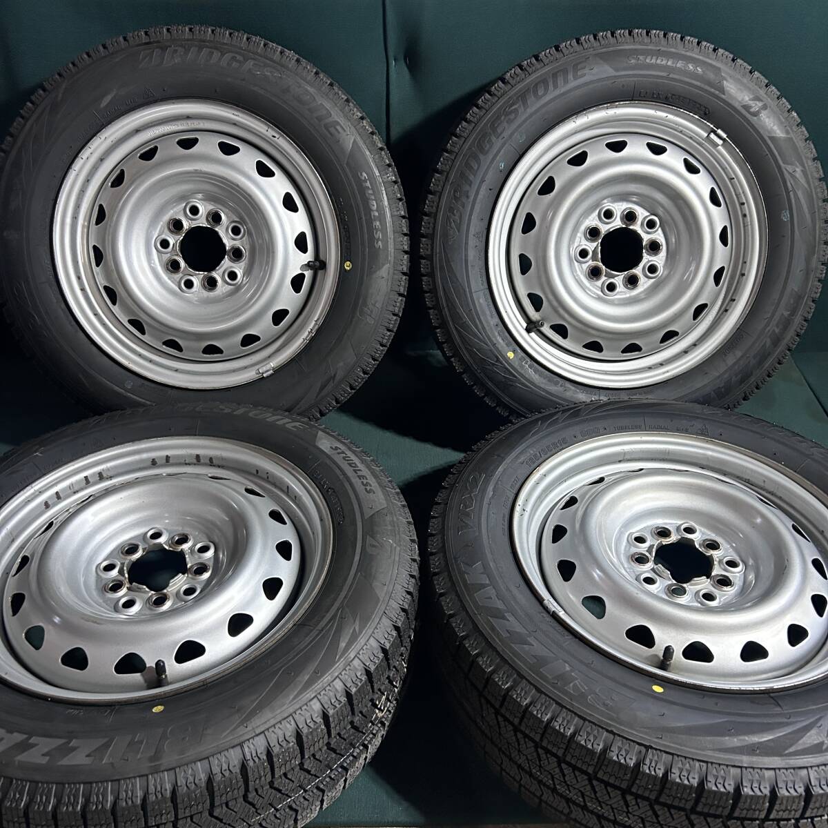 新品★ 2023年製★ 185/60R15 ブリヂストン VRX2 スタッドレス 6J 5穴PCD100 PCD114.3 拍卖