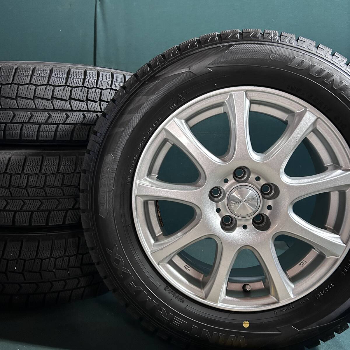 スーパーバリ溝★ 195/65R15 ダンロップ WM02 4本セット スタッドレス 6J +45 プリウス カローラ ツーリング拍卖