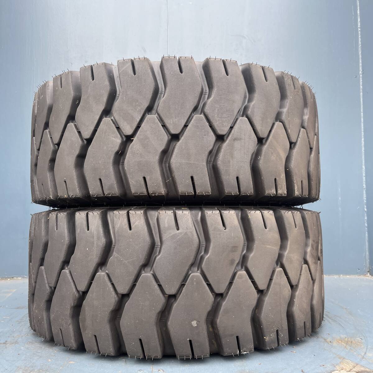 ガチクソバリ山★3.00-15 18pr ダンロップ power lifter 2本セット フォークリフト拍卖