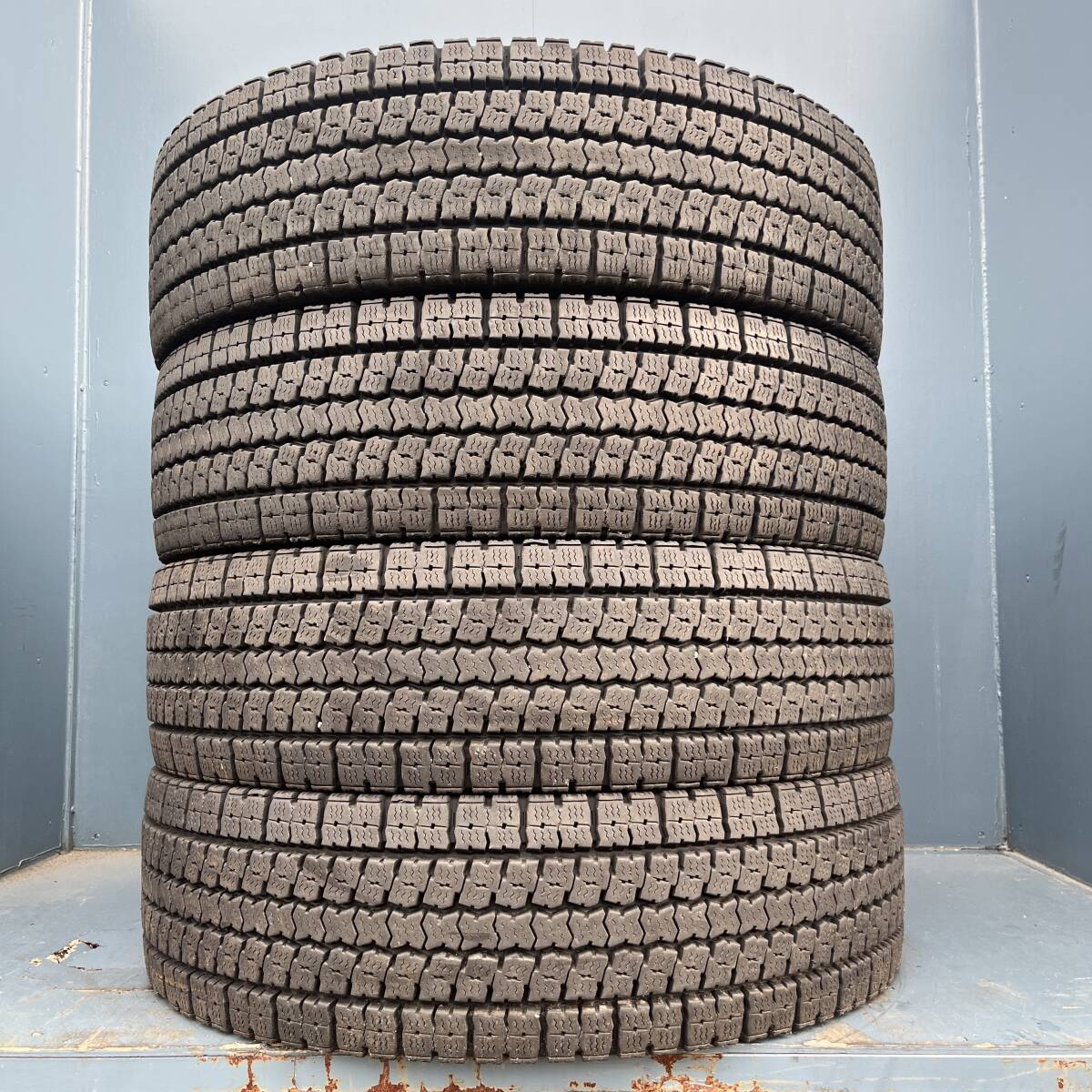 バリ山★12-13mm 2023年製 275/80R22.5 151/148J TOYO M919 スタッドレス 4本セット 2拍卖