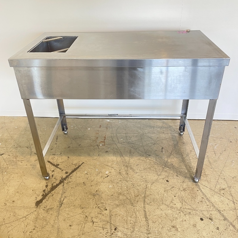 北海道・九州・沖縄・離島追加送料有【中古】 業務用 ステンレス 残菜シンク 幅1070×奥行600×高870mm (No.9844) 厨房機器拍卖