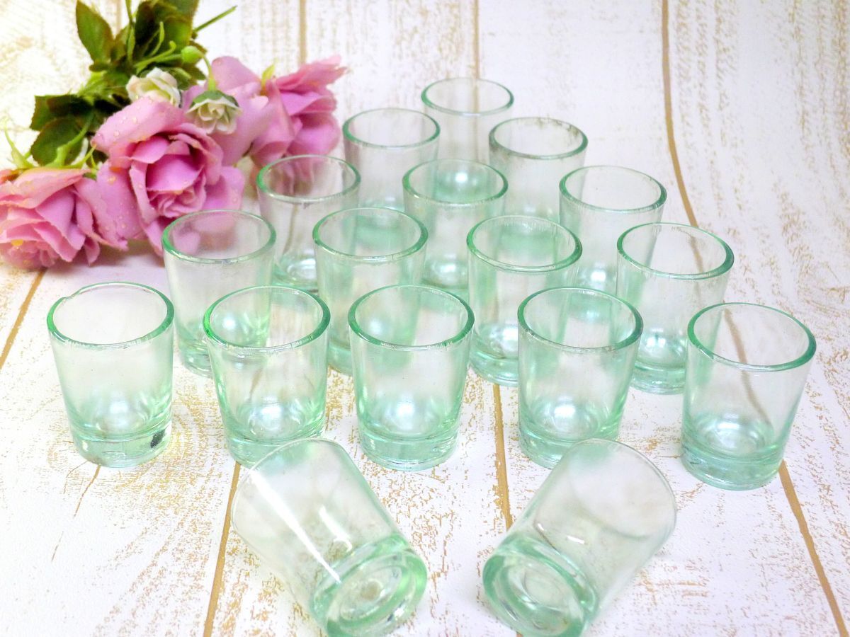 h◆322 ビンテージ ガラス製 ショットグラス ぐい呑み キャンドルホルダーにも 17客揃 パーティー ウエディング 結婚式 インテリア/60拍卖