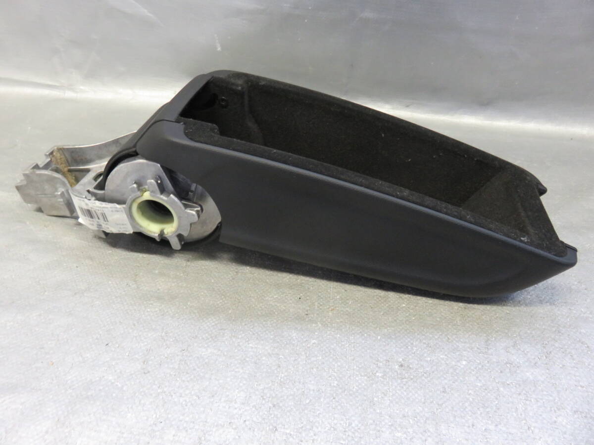 ★STD6838/アウディ A1 8XCAX 純正 センターコンソール リッドカバー/アームレスト 小物入れ 肘置き拍卖