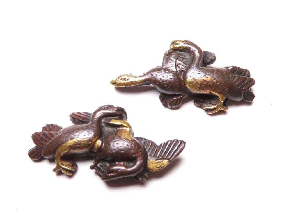 【11167】刀装具 江戸~明治 赤銅地 鴨 目貫(初品・買取品)拍卖