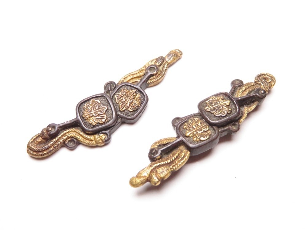 【11173】刀装具 江戸~明治 赤銅地 軍配 目貫(初品・買取品)拍卖