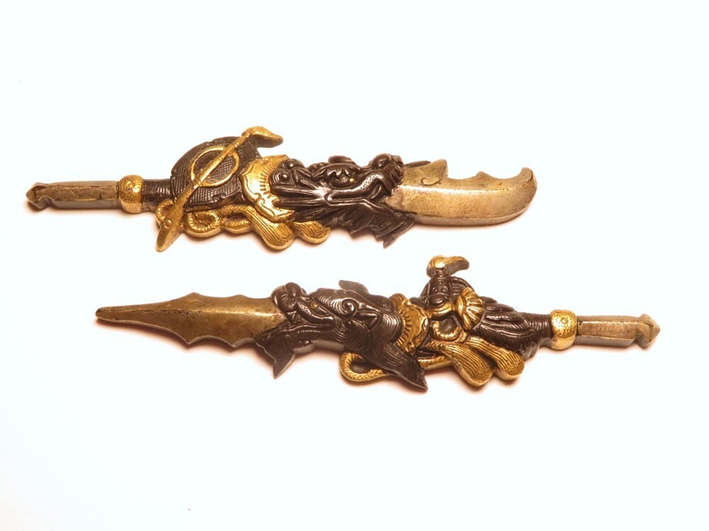 【11212】刀装具 江戸~明治 赤銅地 剣龍 目貫(初品・買取品)拍卖