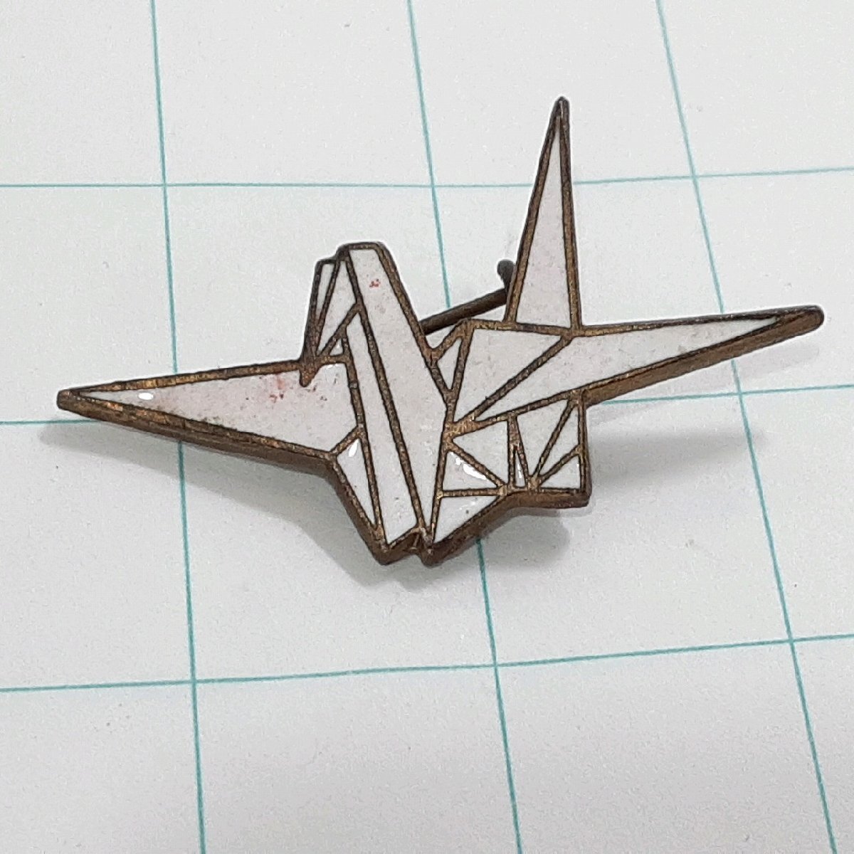 送料無料)折り鶴 ピンバッジ PINS ピンズ A31649拍卖