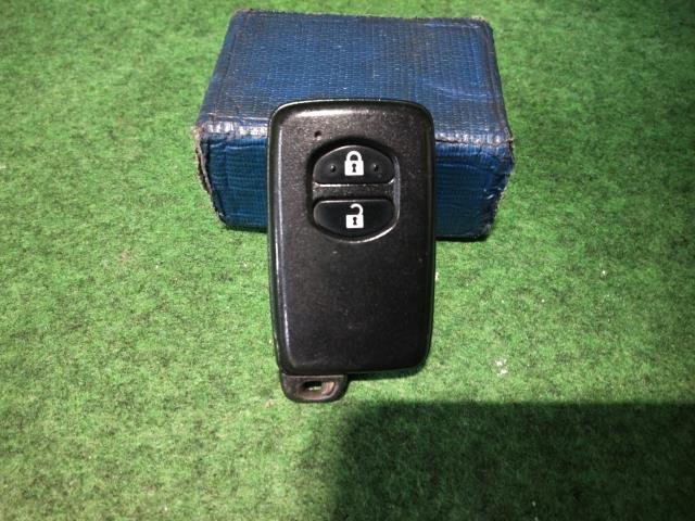 プリウス DAA-ZVW30 キーレス リモコン キー 9AF拍卖