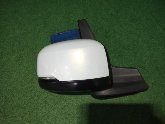 N-BOX 6BA-JF4 右 ドア ミラー NH902P拍卖