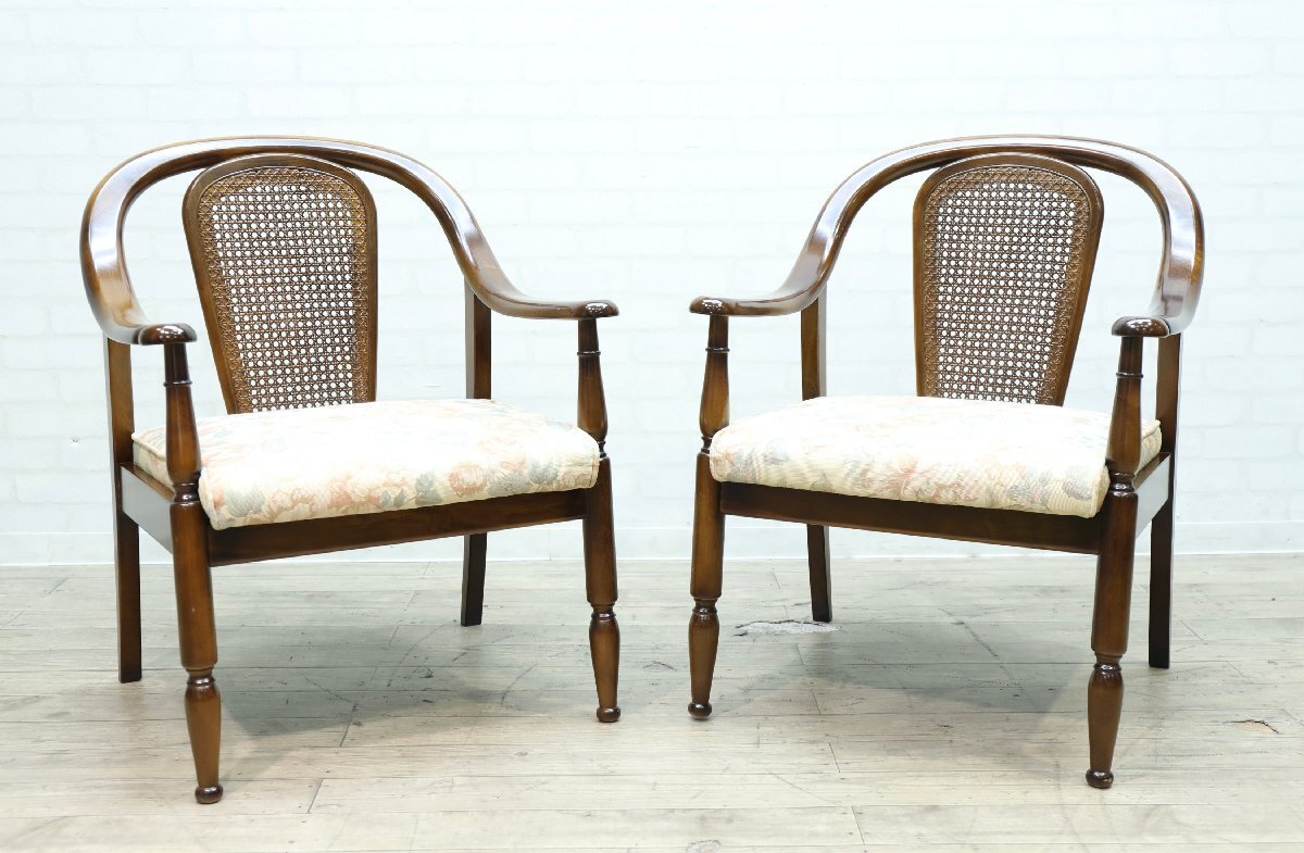 ■【I0704】★カリモク★karimoku★コロニアル★2脚セット★アームチェア★リビングチェア★ダイニングチェア★椅子★チェア★拍卖