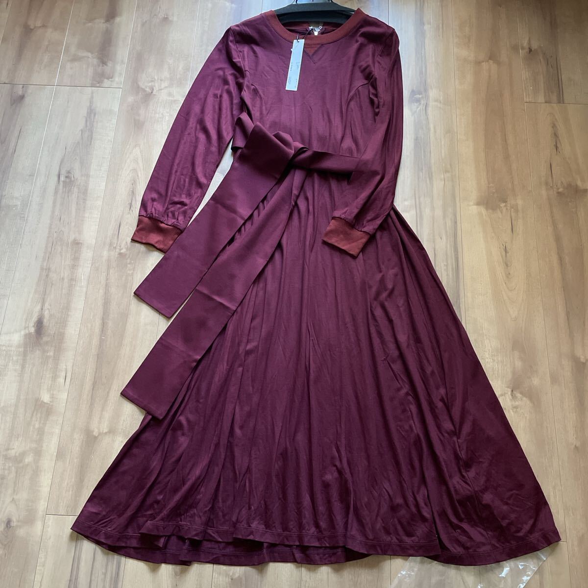 新品 Arobe アローブ 定価¥2万900円 ロングワンピース拍卖