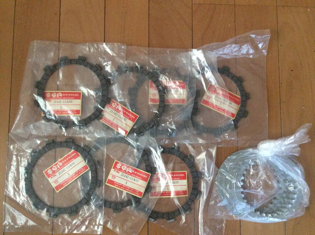 クラッチプレート 21441-13A00 7個 フリクションプレート 6個 スズキ RM 長期保管品の為、錆があります。拍卖