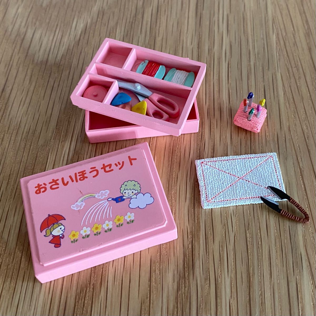 リーメント ぷちサンプル あの頃みんな小学生 宿題のぞうきん縫い 裁縫道具 手芸 雑巾 ハサミ ミニチュア拍卖